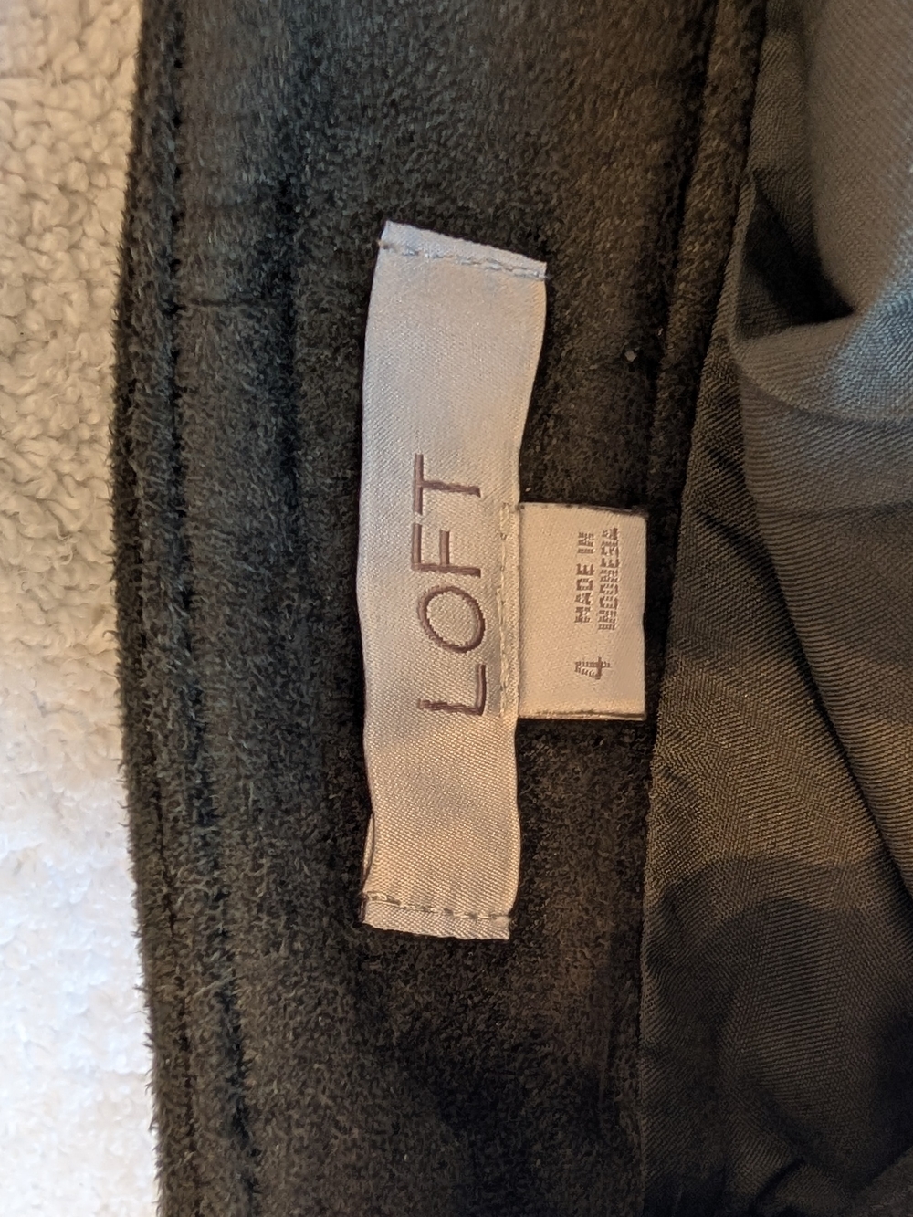 LOFT Olive Green Faux Suede A-Line Mini Skirt Zipper Detail Size 4 - Picture 8 of 9